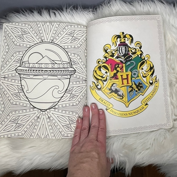 Nwot Harry Potter special edition adult coloring book - Picture 6 of 9